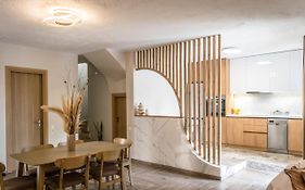 Niriides Luxury Villas